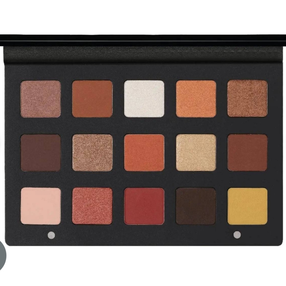 Eyeshadow Palette with Rich Colors